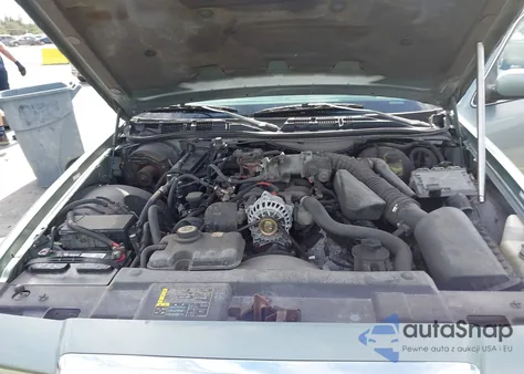 2005 Mercury Grand Marquis Gs из США, поврежденный, VIN 2MEFM74W45X608942